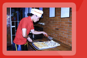 Show pizzerito con pizza, lasagna y galletas para fiestas infantiles.